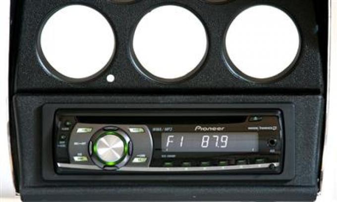 72-76 Pioneer 2000 CD Radio With Dash Bezel